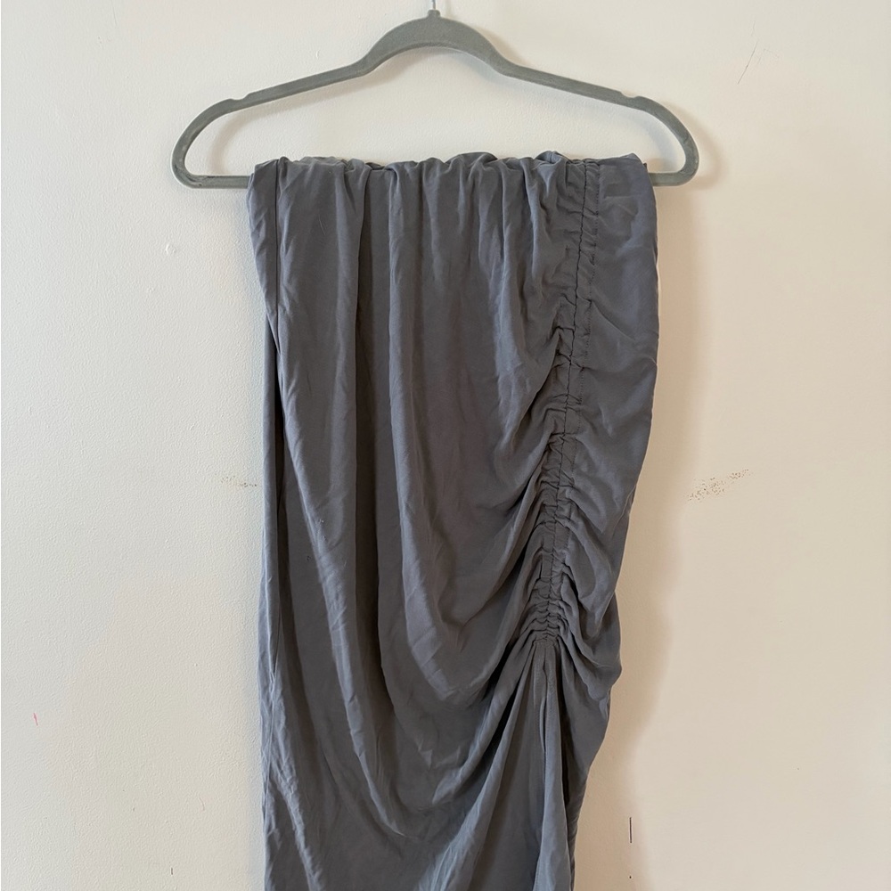 NWT Form Fitting Skirt